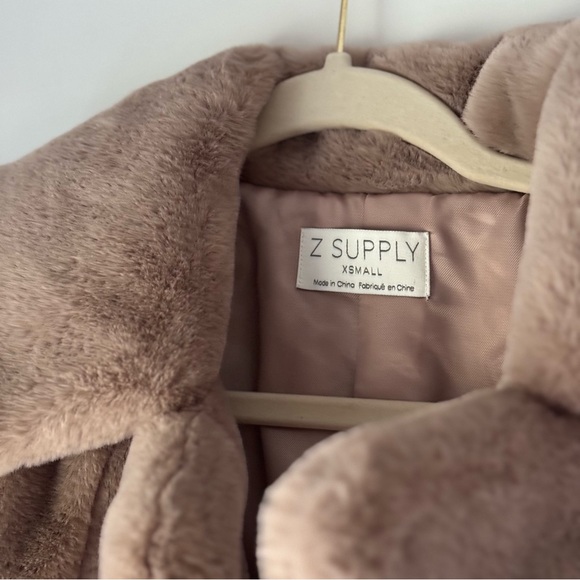 🧋NWOT Z SUPPLY COZY SUPER SOFT BEIGE NEUTRAL JEWEL FAUX FUR COAT - Picture 8 of 12
